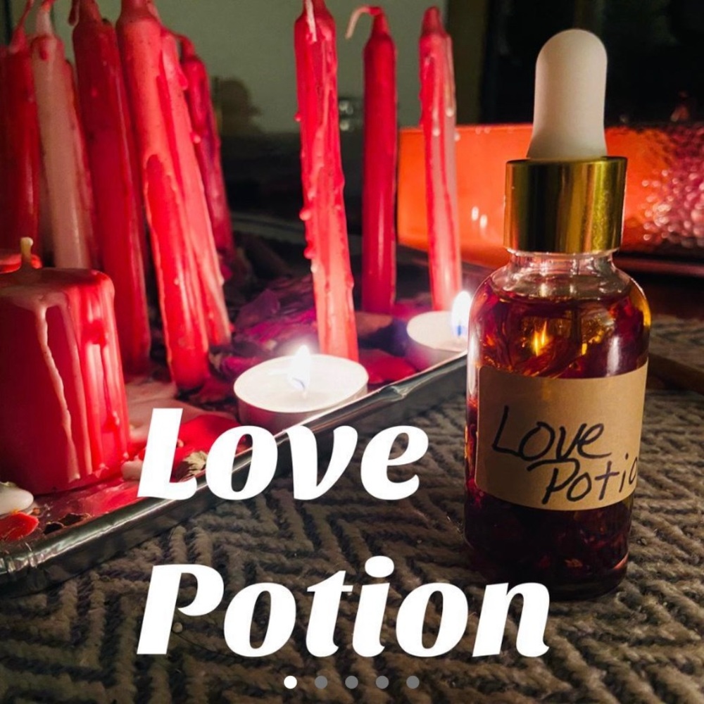 Love Potion Ritual Conjure Oil